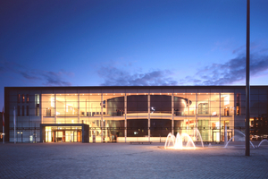  Fig. 4: With the construction of the theater in Erfurt 25 years ago, Dechant Hoch- und Ingenieurbau laid the foundation for the successful relaunch of the family business  