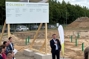  Unter den zahlreichen Gästen war auch Sachsens Ministerpräsident Michael Kretschmer, hier bei seiner Begrüßungsrede … 