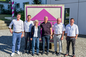  Conrad Fuchs, CEO Firmenfamilie Fuchs, Michael Novotny, Geschäftsführer Fuchs, Marlies Elsäßer-Heitz, geschäftsführende Gesellschafterin Elsäßer und ihr Ehemann Jürgen Heitz, Reinhard Fuchs, geschäftsführender Gesellschafter Fuchs und Robert Fuchs, geschäftsführender Gesellschafter Fuchs (v.l.n.r.) 