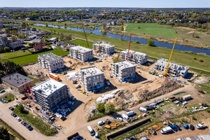  In Srem, Poland, 195 apartments are being built in just ten months using industrial prefabrication and multifunctional precast systems 