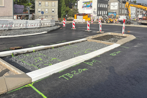  Fig. 6: Thanks to the curb-bonding technique, the traffic islands were completed in a relatively short construction period  