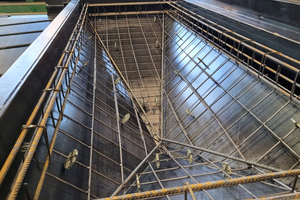  Fig. 7: A special three-dimensional formwork was developed for the large-format facade panels (4 × 11 m) 