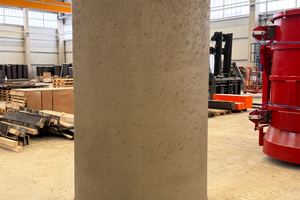  The first DN 1,000 concrete pipe produced on the RP 1230 after the demolding process 
