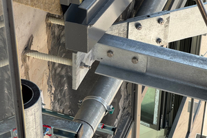  Fig. 7: The connection plates of the brackets are fastened with Schöck Isolink F  
