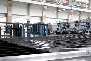  Die drei AWM-Flexiweld 3.600 SW-SF-Mattenschweißanlagen sind für die Produktion großer Mengen an flachen und gebogenen Matten ausgelegt
 