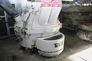  The Teka high-performance turbine mixer of type E-1-III is the new centerpiece for the production of face mix concrete at Birken­meier 