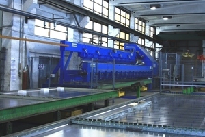  The Progress machine was integrated in the production in an optimum way. The curing chamber is at the opposite side of the rectangular hall and the circulation
 