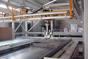  <div class="FB BU Zahl">4</div>The control computer converts CAD data to machine data and transmits this information to the production line  