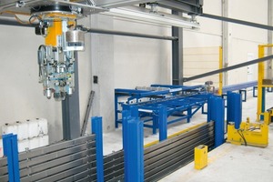  Fig. 6 Roller conveyor with identification system in the area of the shuttering robot. 