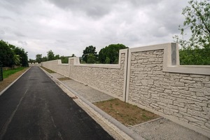  The Elbe dikes near Cossebaude not only offer protection from a new flood of the century, but convinces with its appealing optical design 