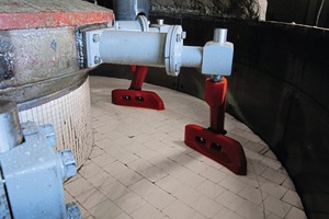  <div class="bildtext_en">The universal mixing arm from Pucest avoids various mixing problems if the paddles are arranged correctly</div> 
