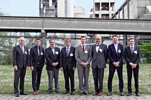  Gastgeber und Referenten der Dyckerhoff Weiss Betonwerkstein-Tagung 2015 (von links): Martin Möllmann, Dennys Dressel, Jochen Richard, Thomas Deuse, Dr. Patrick Schäffel, Prof. Jürgen Ulrich, Lutz Hammer und Dr. Christian Kulas  