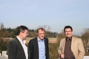  BFT editor Silvio Schade obtains information from managing director Felix Birkenmeier and general manager Ronald Sieber (from right to left) 