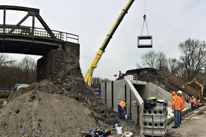  The use of precast elements spared the contractor the necessity of doing elaborated pit lining, building temporary bridges and casting of in-situ concrete  