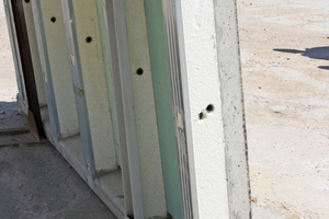  The finished product on display on the yard: a “Benpan” reinforced-concrete wall panel with integrated insulation  