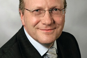  Dr. rer. nat. Burkhard Müller; Universität Stuttgart

Geboren 1960; 1986 Diplomabschluss Anorganische Chemie an der Universität Siegen; 1990 Promotion, 1991 bis 2013 Leiter Forschung und Entwicklung in der Zement-, Trockenmörtel-, Beton- und Zusatzmittelindustrie;
seit 2013 Mitarbeiter am Institut für Werkstoffe im Bauwesen der Universität Stuttgart 