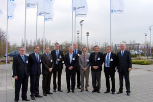  Referenten und Gastgeber beim Erfurter Baustofftechniktag 2010 (von links): Rüdiger Körner, Prof. Dr. Ulrich Blum, Andreas Hugot, Ulrich Kühner, Thomas Müller, Matthias Neumann, Jürgen Schabow, Prof. Dr. Detlef Heinz, Dr. Ditmar Hornung und Martin Möllmann (nicht im Bild Heiner Langkamp und Daniel Piezonka). Foto: Dyckerhoff 