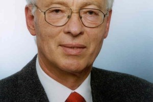  AUTHOR
Prof. Dr. jur. Gerd Motzke; Jur. Fakultät der Universität Augsburg
gerd.motzke@t-online.de
1961-1965 Studium der Rechtswissenschaften in München, Berlin und Würzburg; Richter, Staatsanwalt, Regierungsdirektor im Hochschuldienst, Staatsanwalt als Gruppenleiter, Richter am OLG; 1997-2006 Vorsitzender Richter am OLG München, Bausenat in Augsburg; seit 1990 Honorarprofessor 