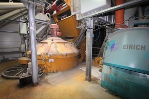  <div class="bildtext_en">The core concrete is mixed by a Haarup mixer, the face concrete by an Eirich mixer (right)</div> 
