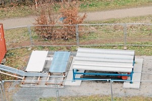  Versuchsstand mit Forschungscontainer, Duconplatten mit Kapillarrohrmatten, Decken- und Fassadenprüfstand zur Analyse der Leistungsfähigkeit und des Verhaltens thermisch aktivierter UHPC-Schalen unter realen Umwelteinwirkungen [8] 