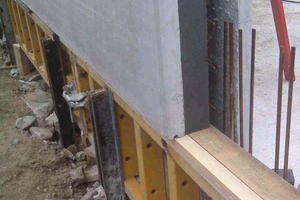  After inserting the corner and splice reinforcement, the wall units are installed, aligned and cast with concrete  