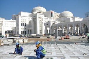  300,000 m² of natural stone tiles in front of the presidential palace in Abu Dhabi are being sanded and finished 