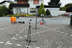  6Demonstrator with open pored concrete blocks during the statistical pass-by measurements 