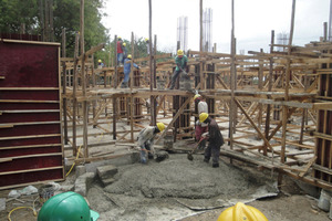  3Interim storage for further manual transport in buckets to the casting site 