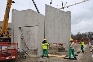  Das Bauunternehmen Dobler zeichnete auch für die Montage der Betonfertigteile verantwortlich 