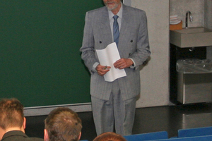  Prof. Dr. Wolfgang Kusterle, Hochschule Regensburg, begrüßte die Teilnehmer  