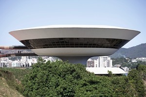  Die jüngere Baugeschichte Brasiliens wird geprägt von der Betonarchitektur Oscar Niemeyers: Museum für zeitgenössische Kunst (MAC), Rio de Janeiro-Niteroi  