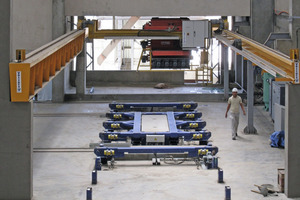  6Combined vibrator/shaker station for compacting the concrete 