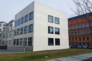  Beton Fertigteilbau Erfurt GmbH boasts an impressive array of references, such as ­architectural concrete façade panels for a laboratory building at the University of ­Leipzig produced with Dyckerhoff Weiss … 