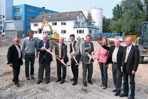  Fig. 2 Groundbreaking ceremony.Abb. 2 Spatenstich. 