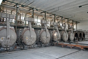  <span class="bildunterschrift_hervorgehoben">Fig. 13</span> The production line includes a total of nine autoclaves, each with a capacity of 100 m³.<br /> 