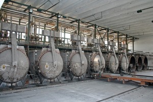  Fig. 13 The production line includes a total of nine autoclaves, each with a capacity of 100 m³. 