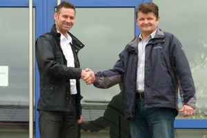  Markus Kloiber (Sales Manager Bibko, left)  wishes Bob Taylor (Managing Director Future Concrete Solutions) much success for the sales of Bibko residual concrete recycling systems in the UK and Ireland 