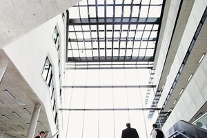  Around 280 invited guests gathered in the recently completed building of HafenCity University 