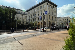  Examples of streets and squares in Moscow paved with pavers and slabs produced by Fabrika Gotika 