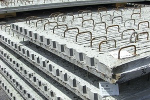  Prestressed precast floor slab 