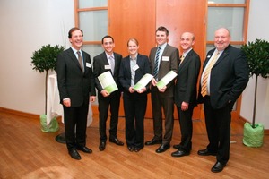  Abb.1  V.l.n.r. Dr. Christof Maisch, Vorstand Eberhard-Schöck-Stiftung, Dominik Stengel, Nina Soddemann, Lars Bernhardt, Dr. Harald Braasch, Nikolaus Wild, Vorstand Schöck AG.  