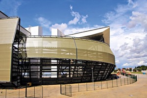  According to Lanxess, the colored paved areas surrounding the Arena ­Pantanal in the city of Cuiabá just entail low maintenance costs  