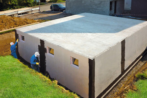  The „white tank“ entirely consists of concrete impermeable to pressurized water 