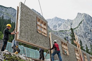  Helicopter delivery of a double-wall unit 