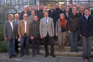  Frank Dennert (Mitte), Geschäftsführer der Veit Dennert KG, mit den Teilnehmern des BBF 