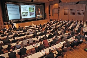  Wissensaustausch und Kontaktpflege im Hörsaal …  