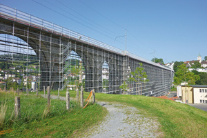  3The Herisau-Lichtensteig railway route was put out of service for five weeks to repair and refurbish the two Glattal and Weissenbach natural stone viaducts  