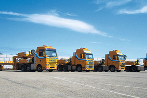  Four of the new MegaMAX low-bed semi-trailers standing in Prangl’s yard 