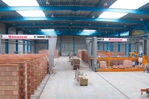  Fig. 1 The Rimatem® masonry plant allows to manufacture masonry walls in a fast and efficient way. 