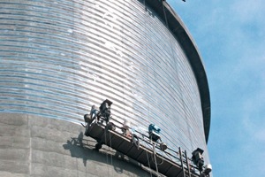  Im ostbrandenburgischen Eisen hüttenstadt wurde ein ­Kühlturm&nbsp; mit&nbsp; Carbon-Gewebebändern ertüchtigt 